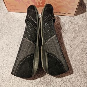 Mudd Casual Flat Black Slip On Black - Size 8M